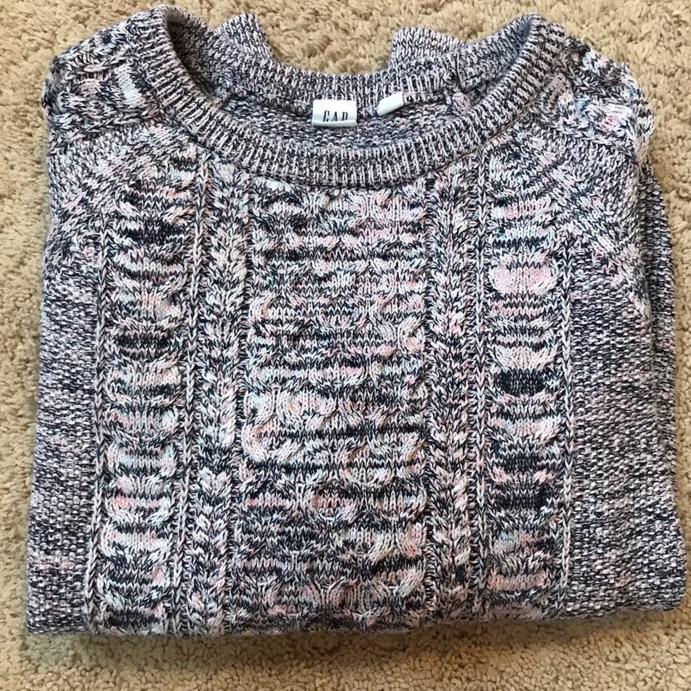 GAP sweater